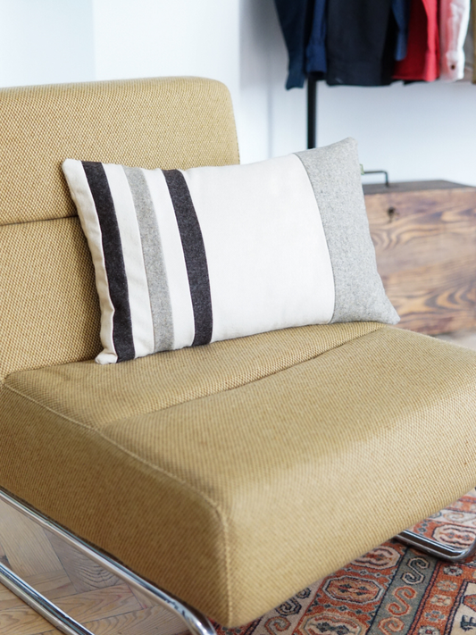 COUSSIN CHALET EN LAINE ET FLANELLE